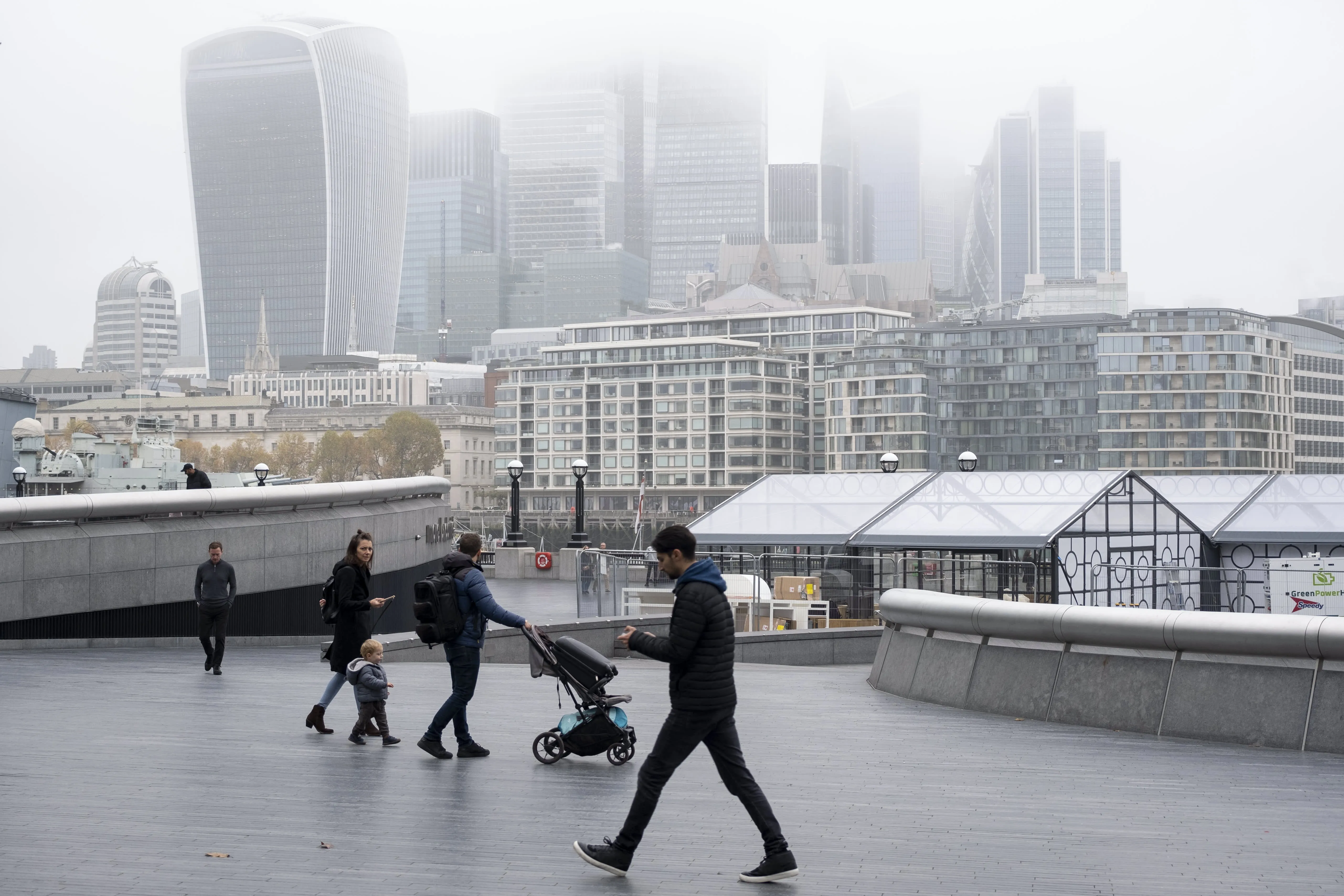 突发新闻：经济连续第二个月收缩0.1%，英国经济事件受到密切关注